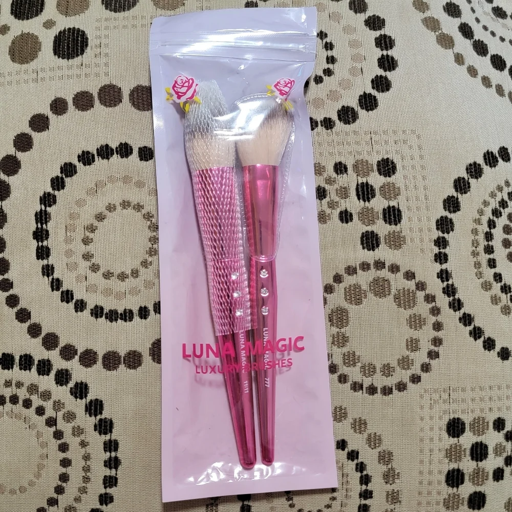 Luna Magic Luxury Duo Face Brushes 2 pc Pink Brush Set